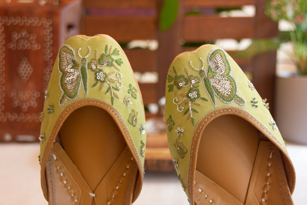 Thread & Sequin Juttis