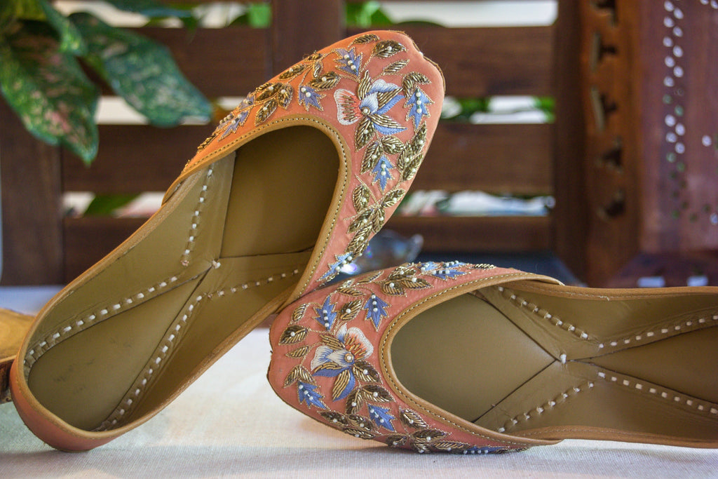 Handcrafted Gulnar Pink Colour Jutti Online