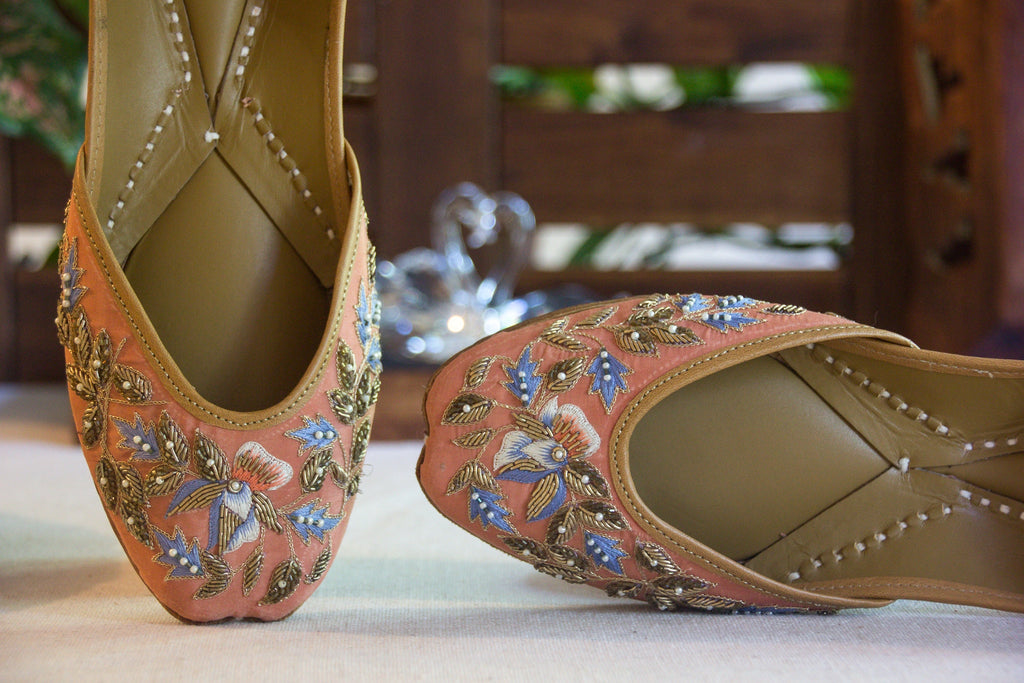 Handcrafted Gulnar Pink Colour Jutti Online