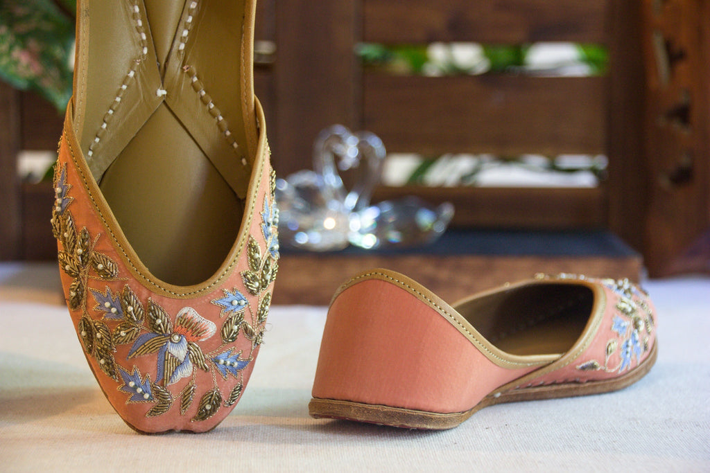 Handcrafted Gulnar Pink Colour Jutti Online