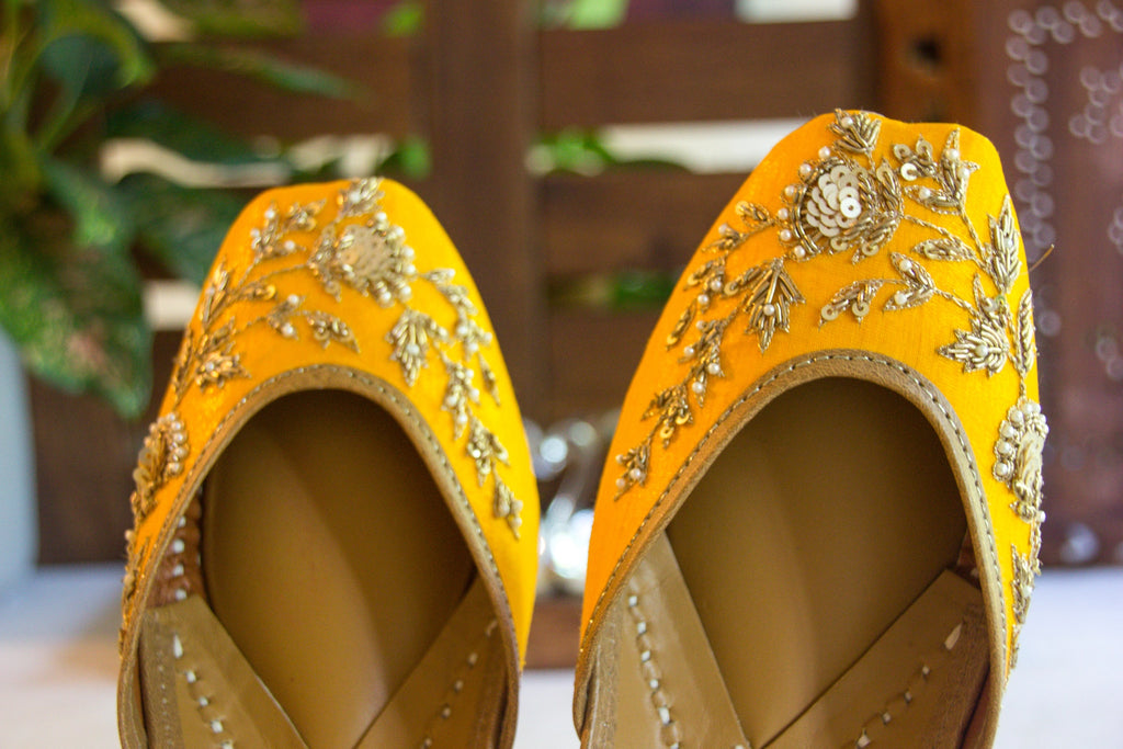 Handcrafted Phillauri Yellow Colour Jutti Online