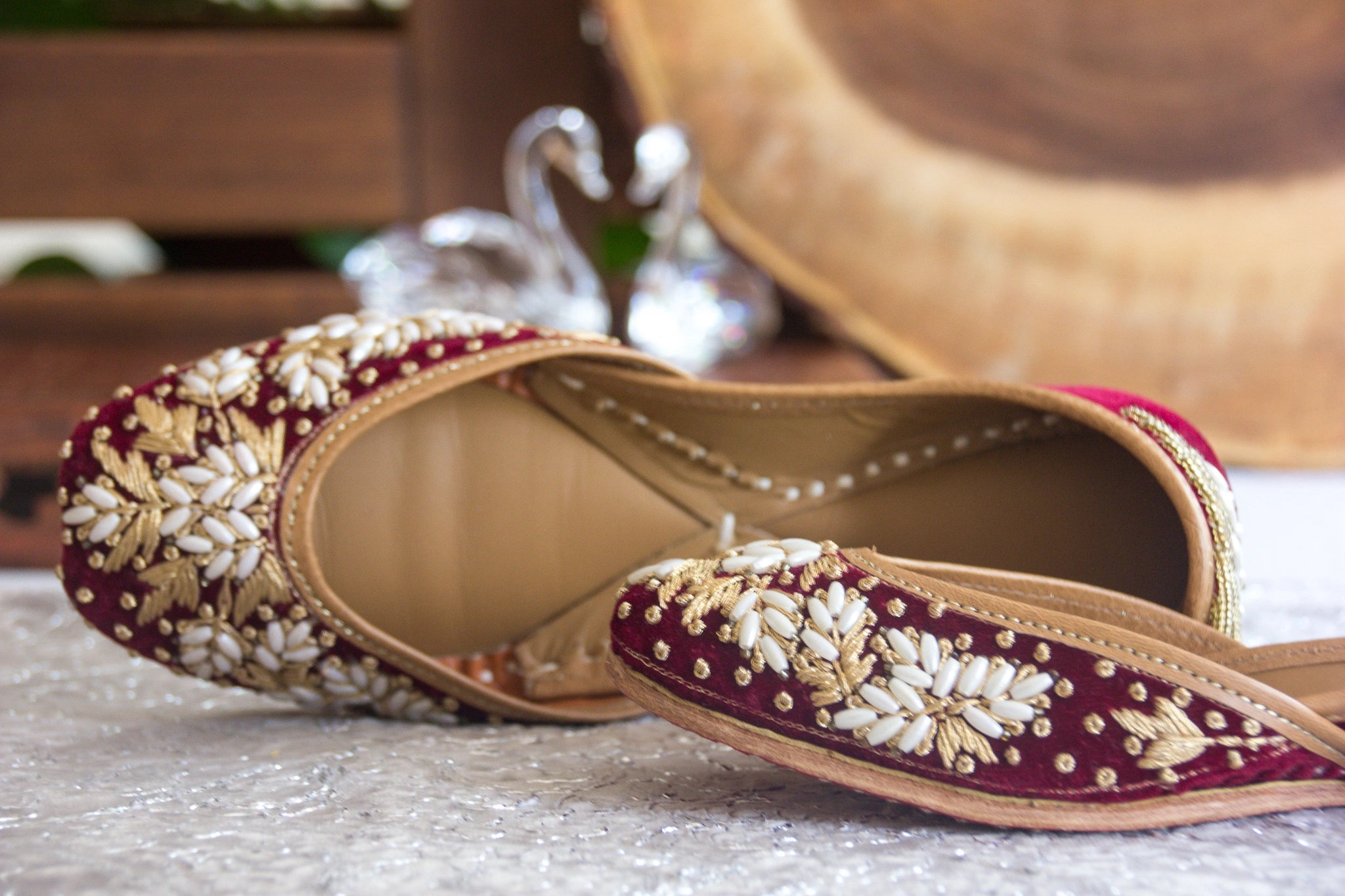 Velvet sales punjabi jutti
