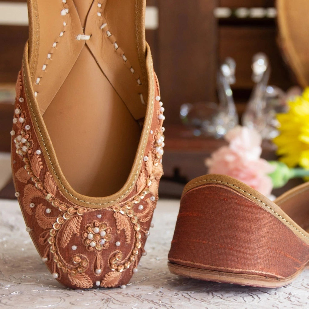 Brown amaryllis handcrafted jutti